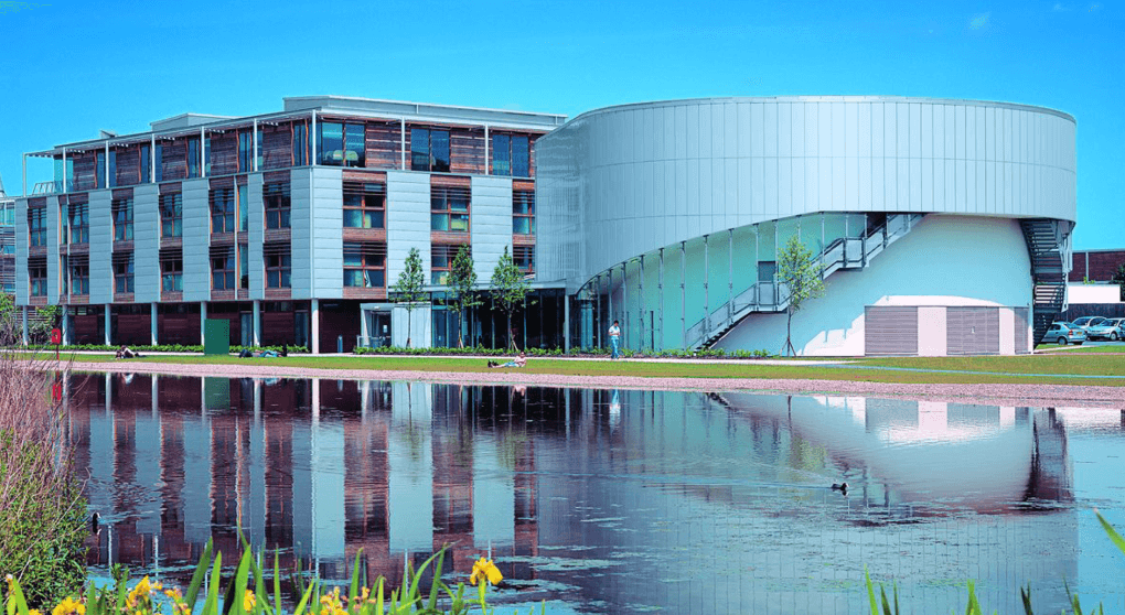 [側嵌板系統]英國諾丁漢大學商業(yè)學院